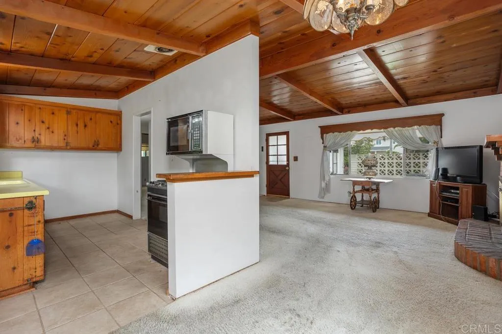 https://cdn.realtyfeed.com/cdn/127/306521534/2f020e01a8477b0d7c6e9f75e54ff0e8.webp