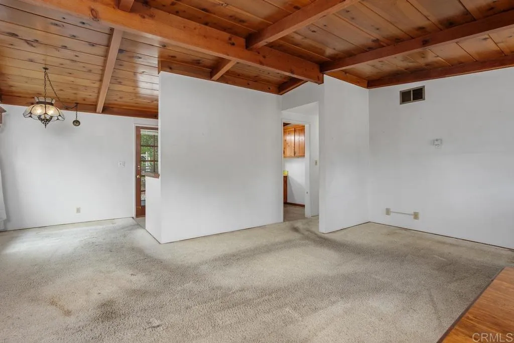 https://cdn.realtyfeed.com/cdn/127/306521534/56c95165e08cb051adea2903abfd8082.webp