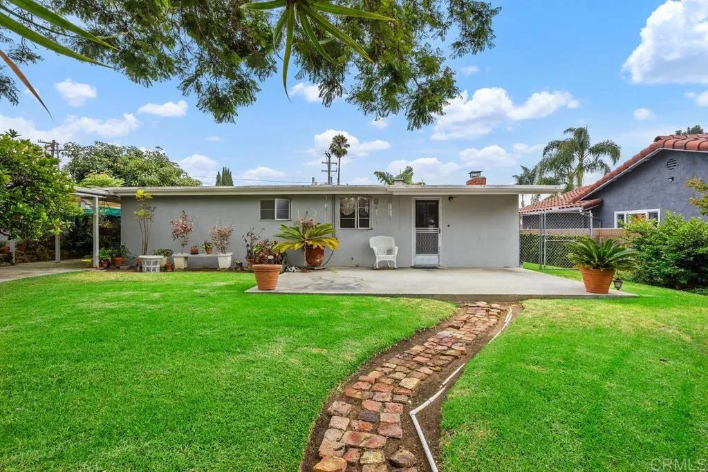 https://cdn.realtyfeed.com/cdn/127/306521534/8f63c83a8f805cb16e01cf380e105b59.webp