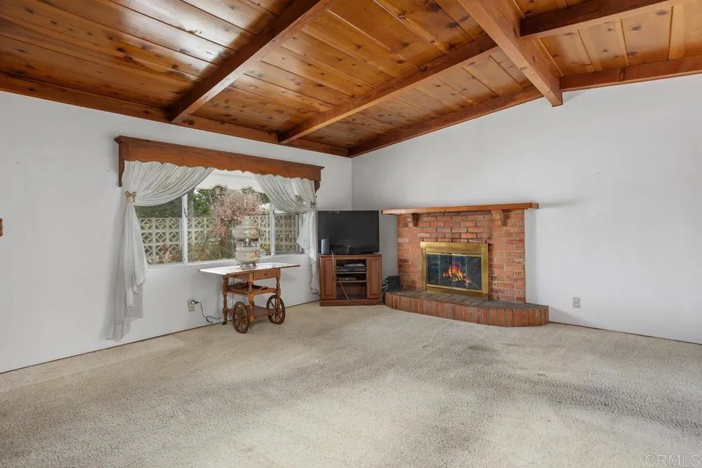 https://cdn.realtyfeed.com/cdn/127/306521534/9b7b97f0aea23d101571c6221b15dffe.webp