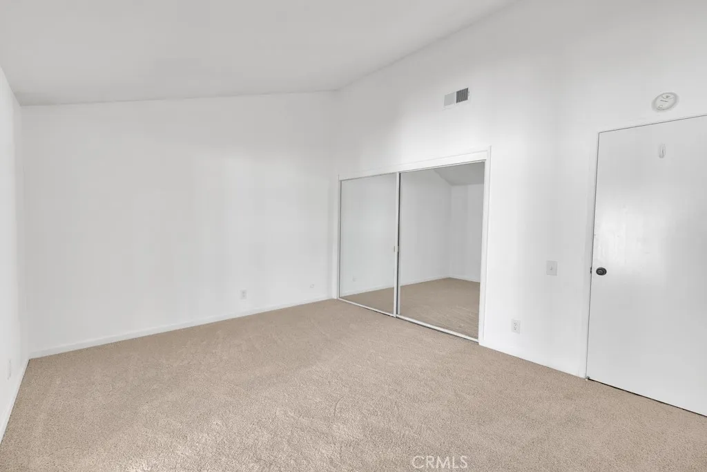 https://cdn.realtyfeed.com/cdn/127/306521543/785f7a7421c470ddf7c30972cbbbf332.webp