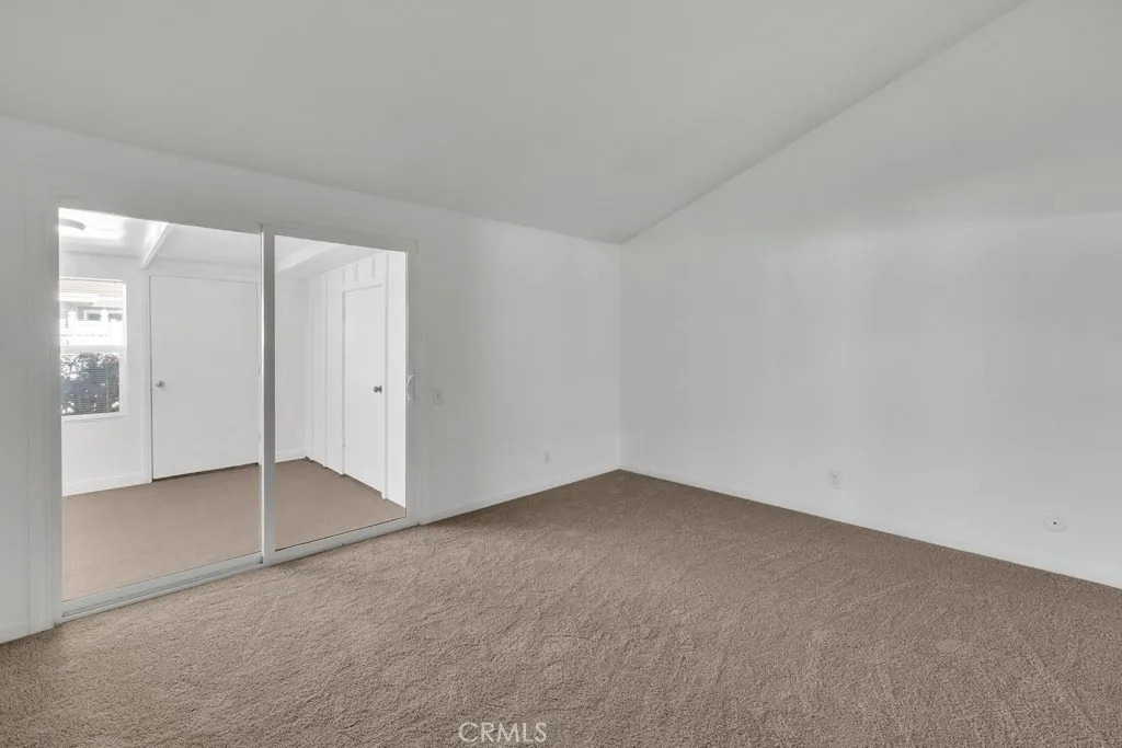 https://cdn.realtyfeed.com/cdn/127/306521543/9ed4a78adaf03d53656cadb761f52db4.webp