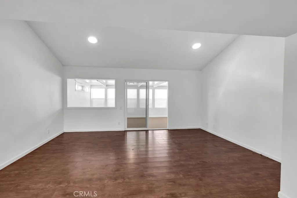 https://cdn.realtyfeed.com/cdn/127/306521543/aef6f65f38c43add0368d65ada25b716.webp
