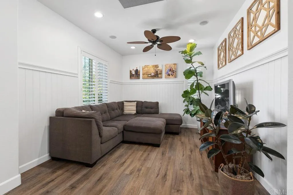 https://cdn.realtyfeed.com/cdn/127/306521549/1c3d8ce2372a7a8c5ccb9a1dea36e48f.webp