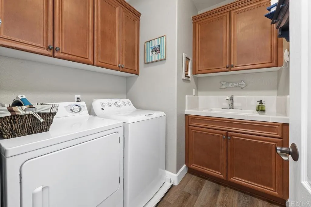 https://cdn.realtyfeed.com/cdn/127/306521549/4a7989619c4c1ca55ff37088d5d8a84f.webp