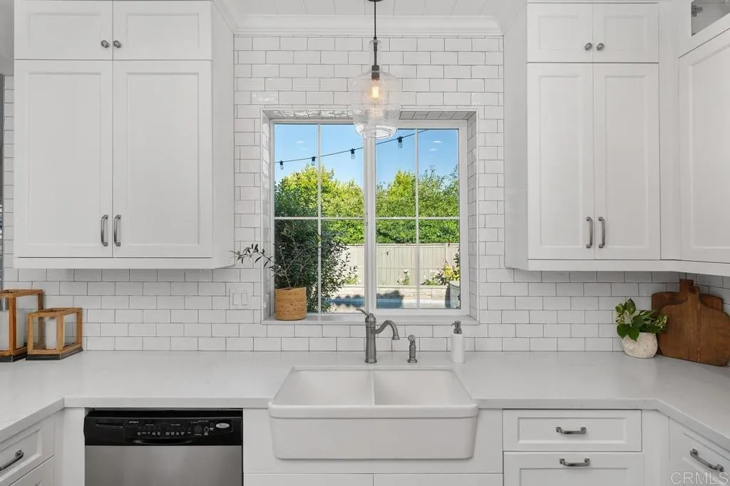 https://cdn.realtyfeed.com/cdn/127/306521549/4e7117949deeb3812d0bd4202a4bc8b5.webp