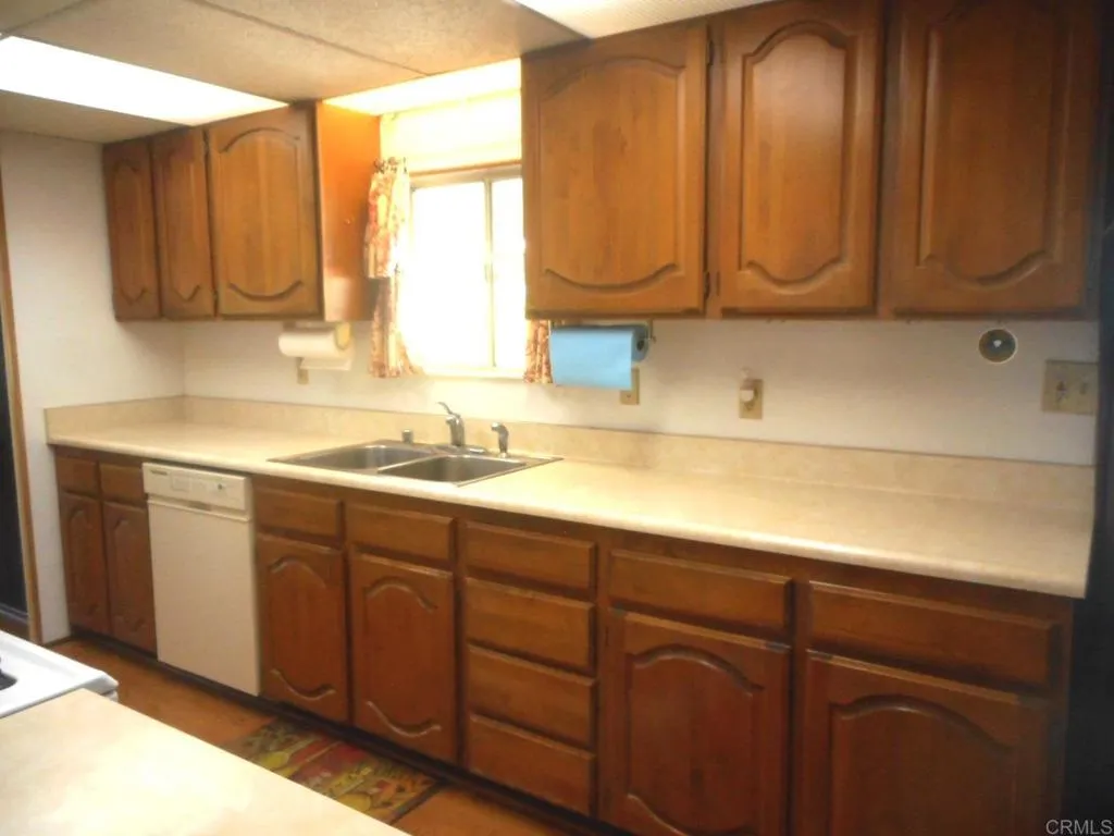 https://cdn.realtyfeed.com/cdn/127/306521587/17f058d1baa319471bc9122f52d85d22.webp