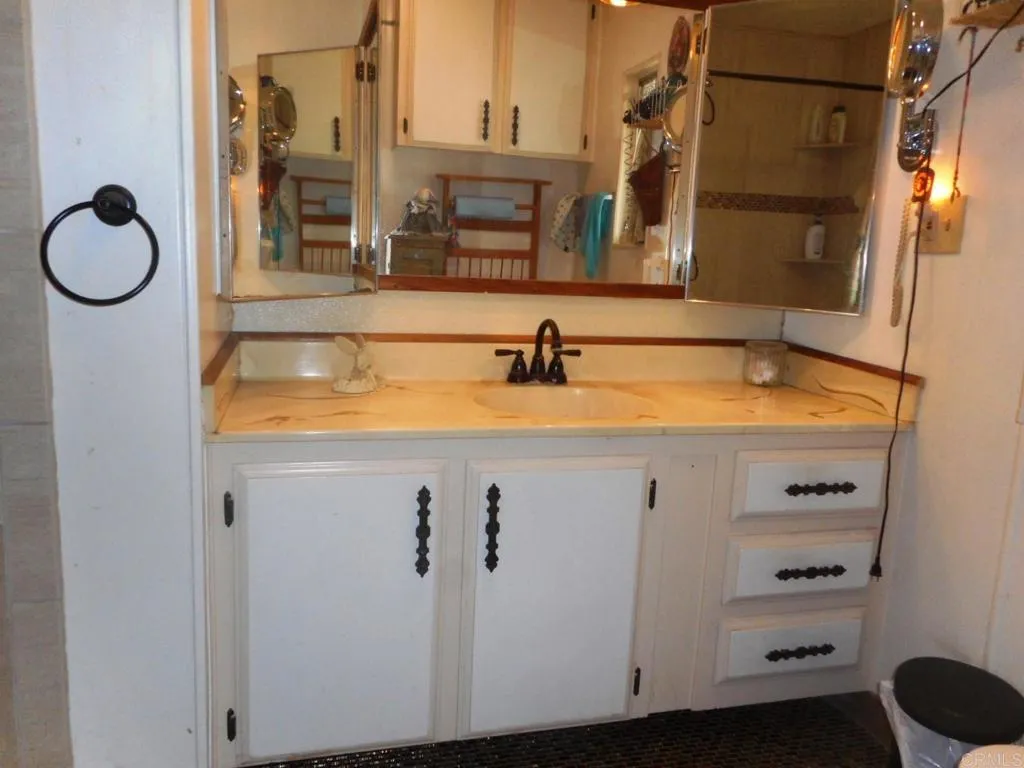 https://cdn.realtyfeed.com/cdn/127/306521587/57c79343a2e3a8d87d26d39a59aa6dc0.webp