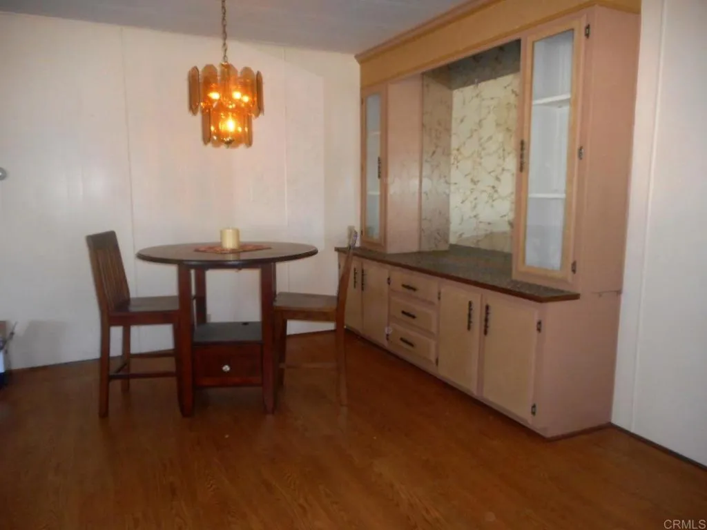 https://cdn.realtyfeed.com/cdn/127/306521587/6bd82ac75bac399183289b7639ed924d.webp