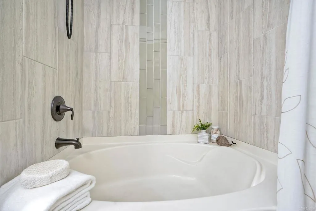 https://cdn.realtyfeed.com/cdn/127/306521594/4df8a48870f4f852b486e916e2698d23.webp