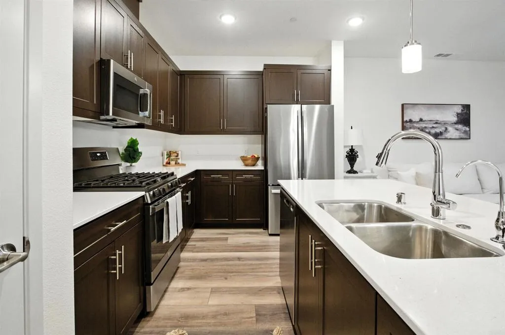 Photo #5: PTP2506302 Listing 