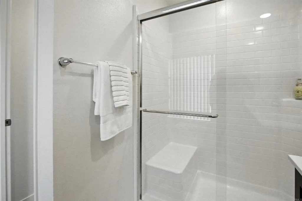 Photo #27: PTP2506302 Listing: Photo #27