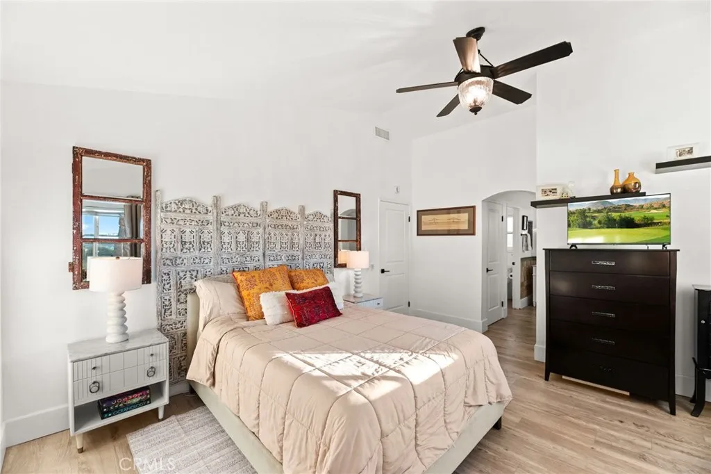 https://cdn.realtyfeed.com/cdn/127/306521627/53fe1ab5de7390ff4e5b4c3c162e49fa.webp