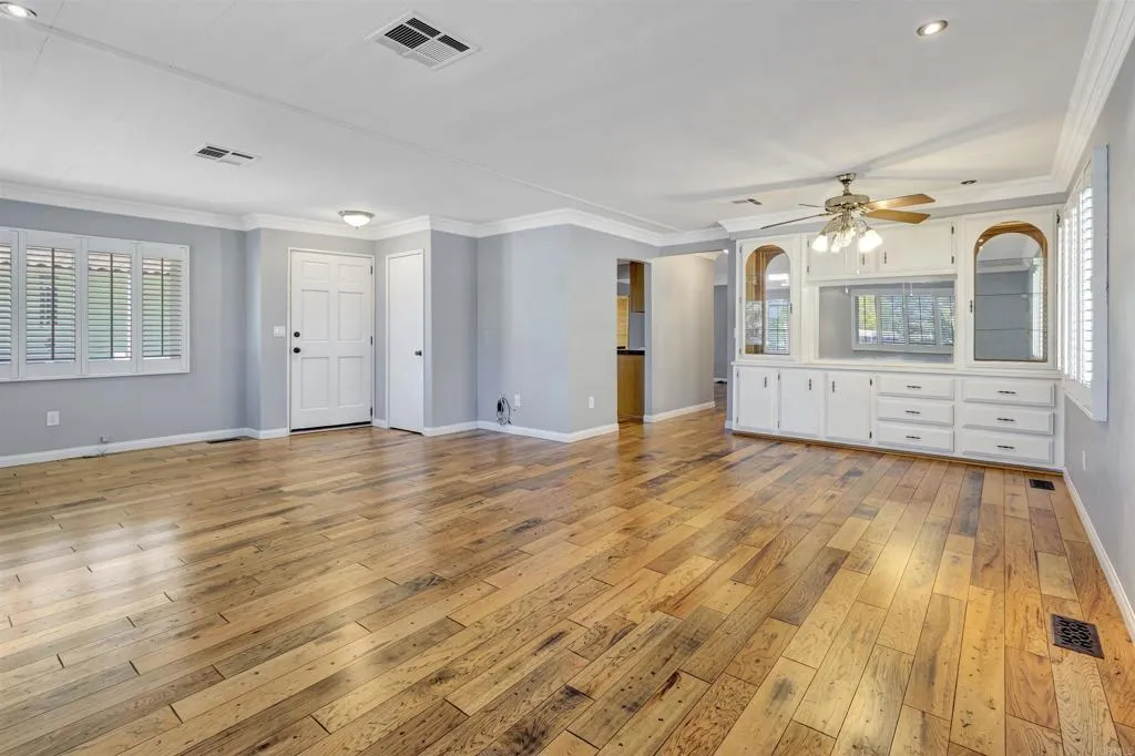 https://cdn.realtyfeed.com/cdn/127/306521631/4dc81fe5ae0a8163e98f196a0acf8c5a.webp
