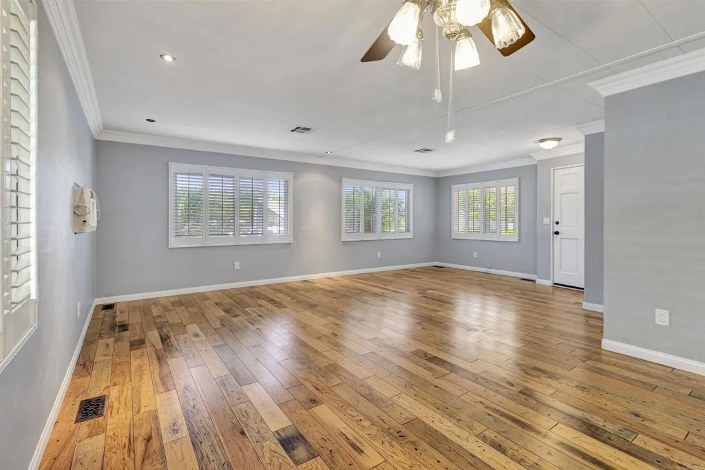 https://cdn.realtyfeed.com/cdn/127/306521631/57c785e3150ff3b644cff4be7f4a3bc2.webp