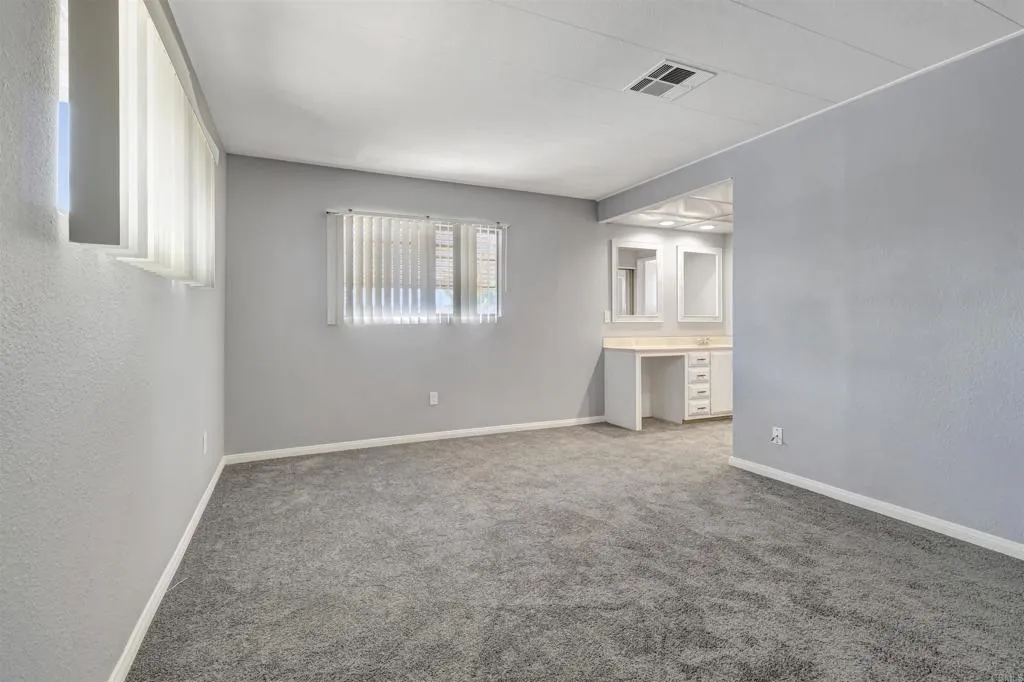 https://cdn.realtyfeed.com/cdn/127/306521631/856ada509d2e9c1ce112badc20661ec7.webp
