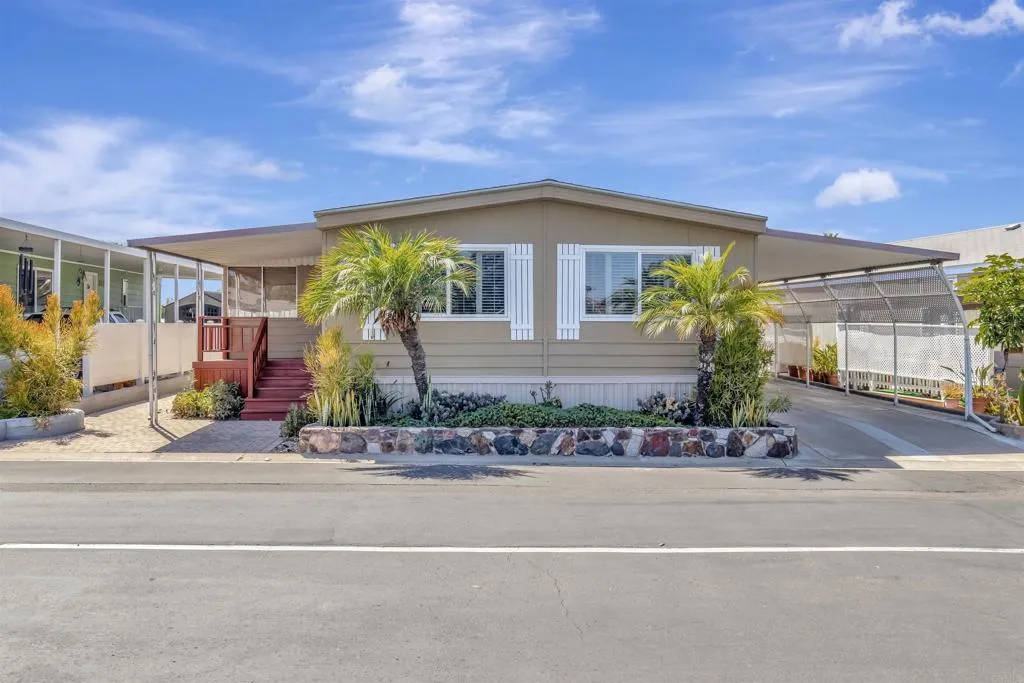 https://cdn.realtyfeed.com/cdn/127/306521631/8eb3c843e28d3147f3cc00bb986e7b83.webp