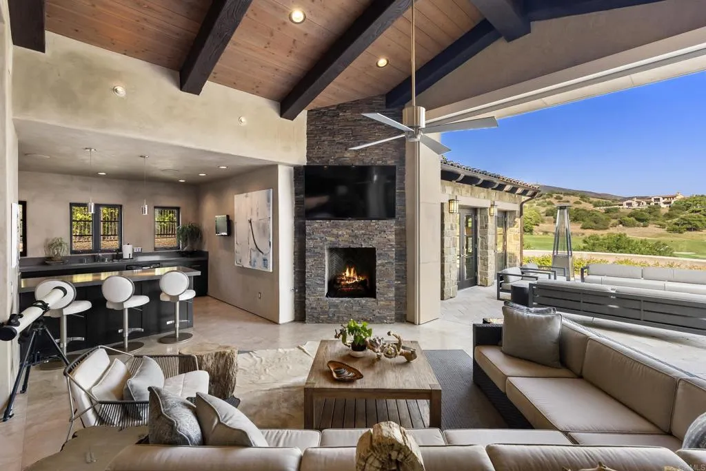 https://cdn.realtyfeed.com/cdn/127/306521647/01906974afbc5f102f8221f927f410e0.webp