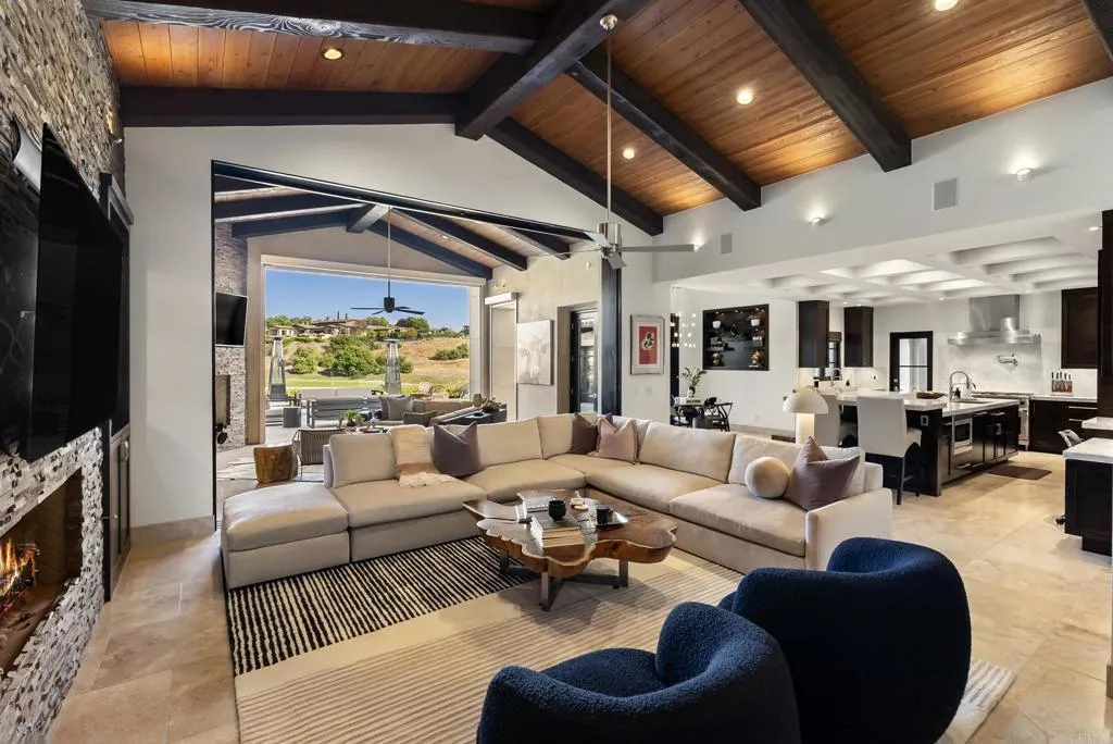 https://cdn.realtyfeed.com/cdn/127/306521647/635e7b78943c6394cb7894aab2c27a3f.webp