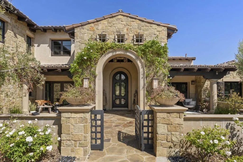 https://cdn.realtyfeed.com/cdn/127/306521647/d1dc8b34c93eb0bfa9363fa56a7443f2.webp