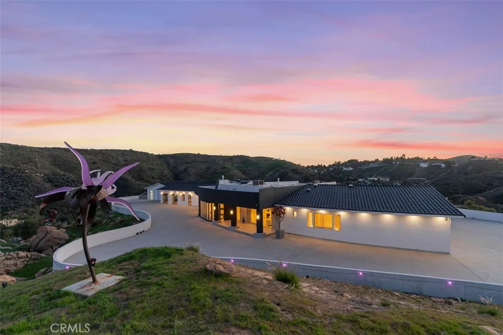 listing main picture