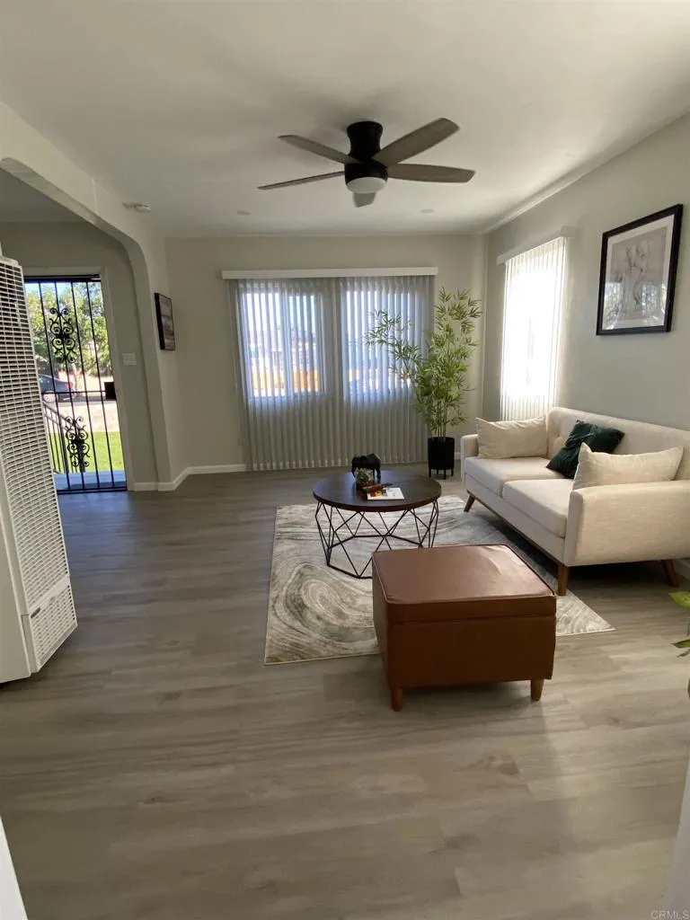 https://cdn.realtyfeed.com/cdn/127/306521726/a9cddb6bdf223d3d4abfdd1bc9bf3db0.webp