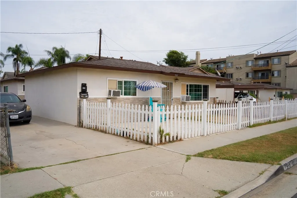 7913 Howe Street, Paramount, CA 90723 - Photo 3 of 5, Paramount, CA