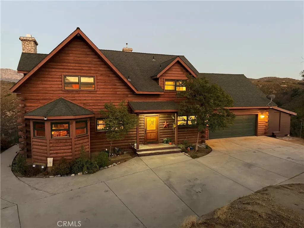 https://cdn.realtyfeed.com/cdn/127/306521787/2ddfd489eea1ffdffda8aeedcbedc093.webp