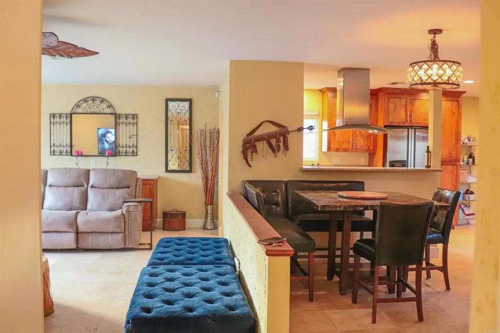 https://cdn.realtyfeed.com/cdn/127/306521850/1ad53a1d3e81375bce8e50c89a7dfd4c.webp