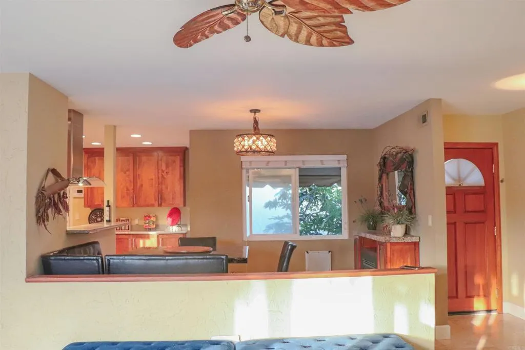 https://cdn.realtyfeed.com/cdn/127/306521850/7206fc1671214bb70e50e6ac6ca6971f.webp