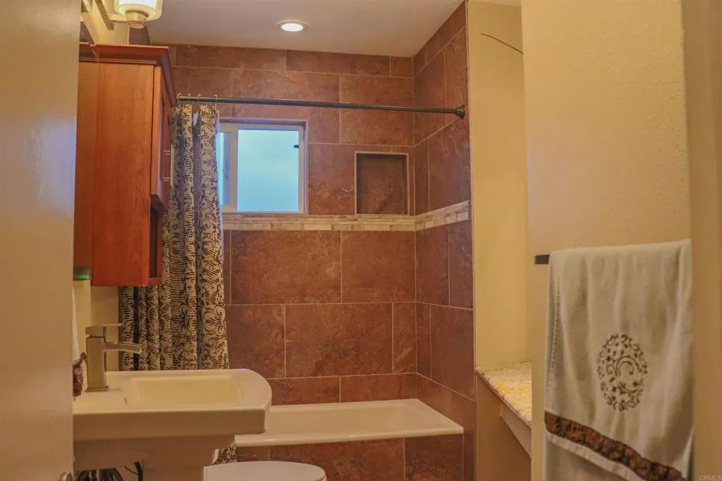 https://cdn.realtyfeed.com/cdn/127/306521850/b41672688d6d7678f92560f3675a6336.webp