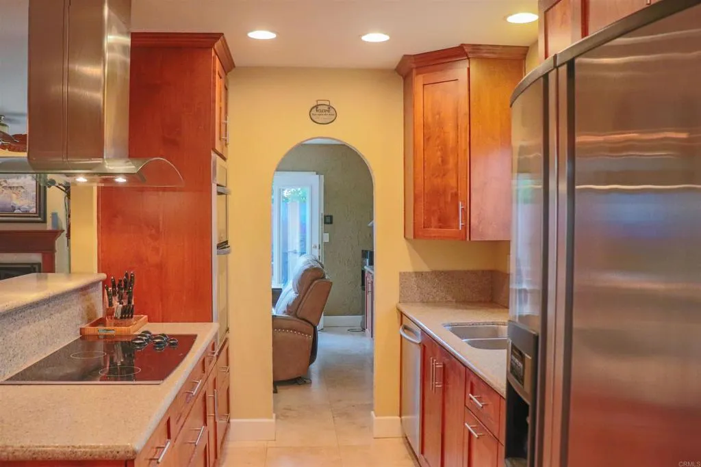 https://cdn.realtyfeed.com/cdn/127/306521850/ba2e2d66f3915284550636dd619194a7.webp