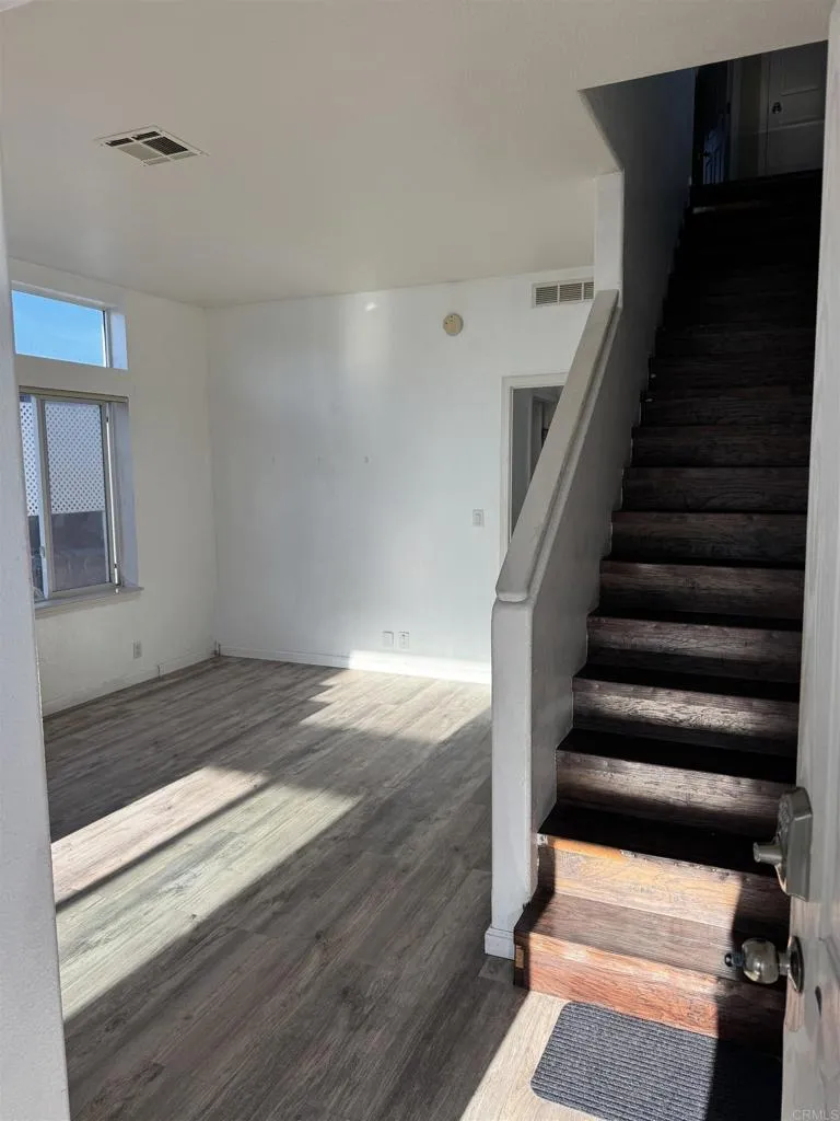 https://cdn.realtyfeed.com/cdn/127/306521860/eb11e2af9e1a89a8865c43481219f7fb.webp