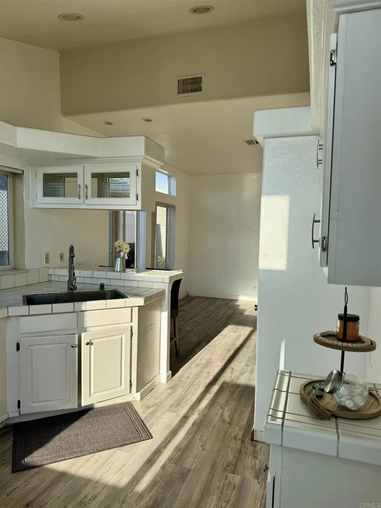 https://cdn.realtyfeed.com/cdn/127/306521860/f9dcfe90c838f46c160a1db660bd05a8.webp