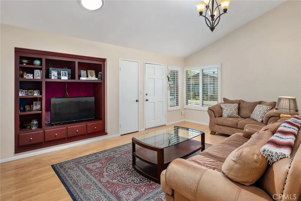 https://cdn.realtyfeed.com/cdn/127/306521876/19ba4ace36bc838ded6141d8cc083992.webp