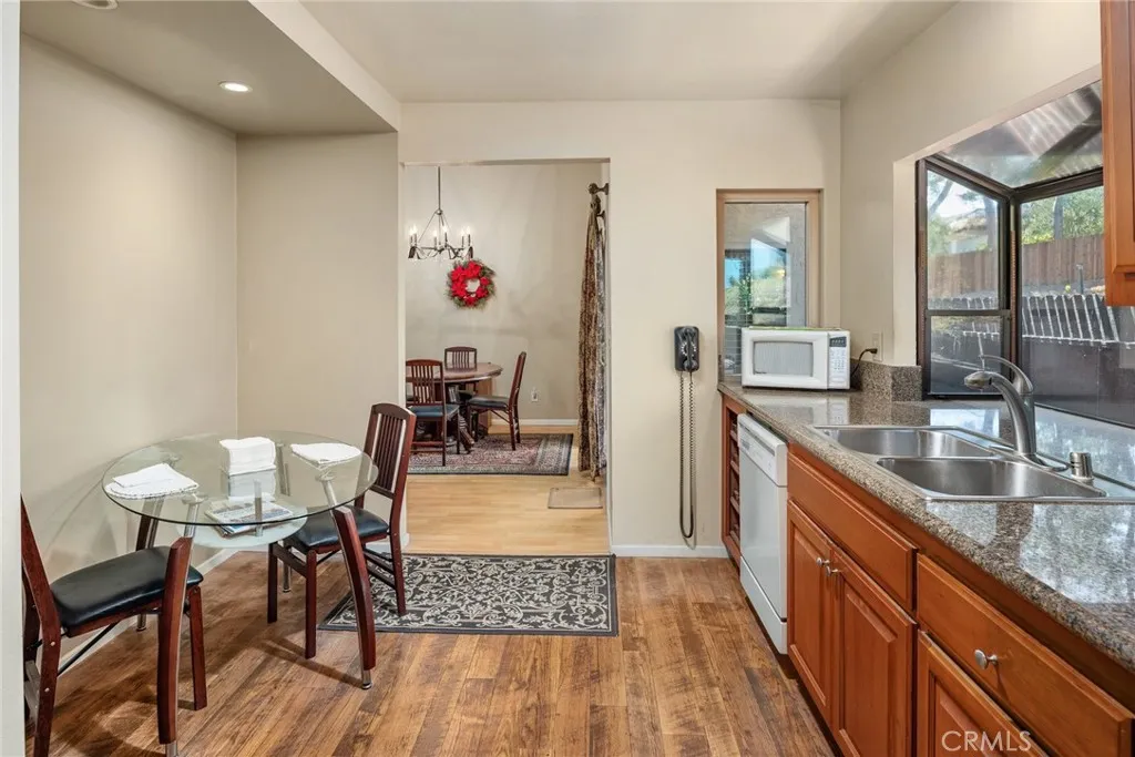 https://cdn.realtyfeed.com/cdn/127/306521876/24b9c9f08a87431454674b9fae0b55f4.webp