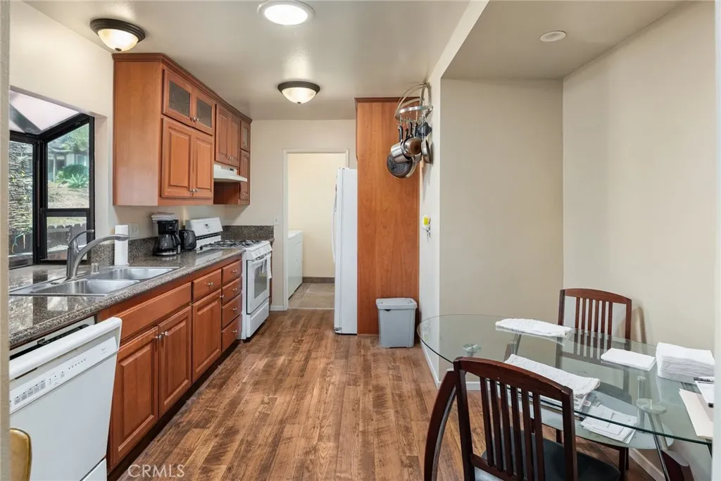 https://cdn.realtyfeed.com/cdn/127/306521876/83462a11d87fb6932a2fea32fbe5fa04.webp