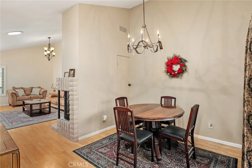 https://cdn.realtyfeed.com/cdn/127/306521876/88916c06b54fb5ca33a4647ca24fa48f.webp
