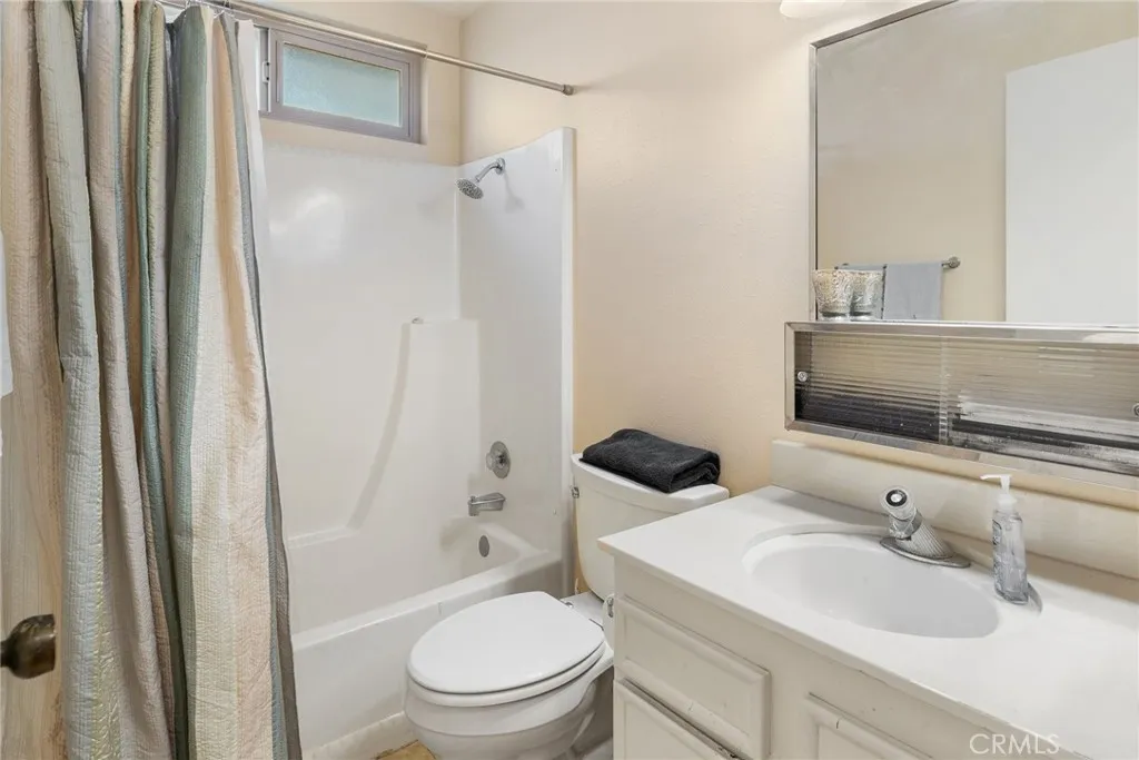 https://cdn.realtyfeed.com/cdn/127/306521876/b06bfb3875dd59c41a38eda1f7ccc49e.webp