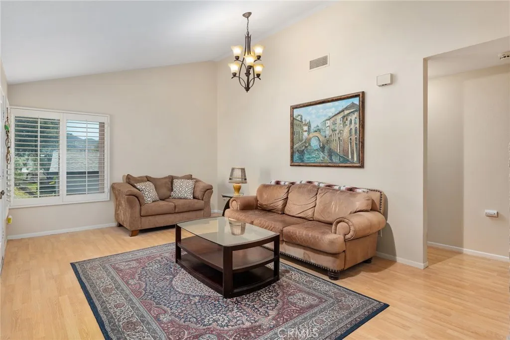 https://cdn.realtyfeed.com/cdn/127/306521876/ddebd1c0c2f44782fd8d544ecbb43bd2.webp