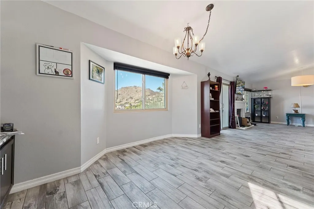 https://cdn.realtyfeed.com/cdn/127/306521920/0fa84b9214d47fde57965e63436e1261.webp