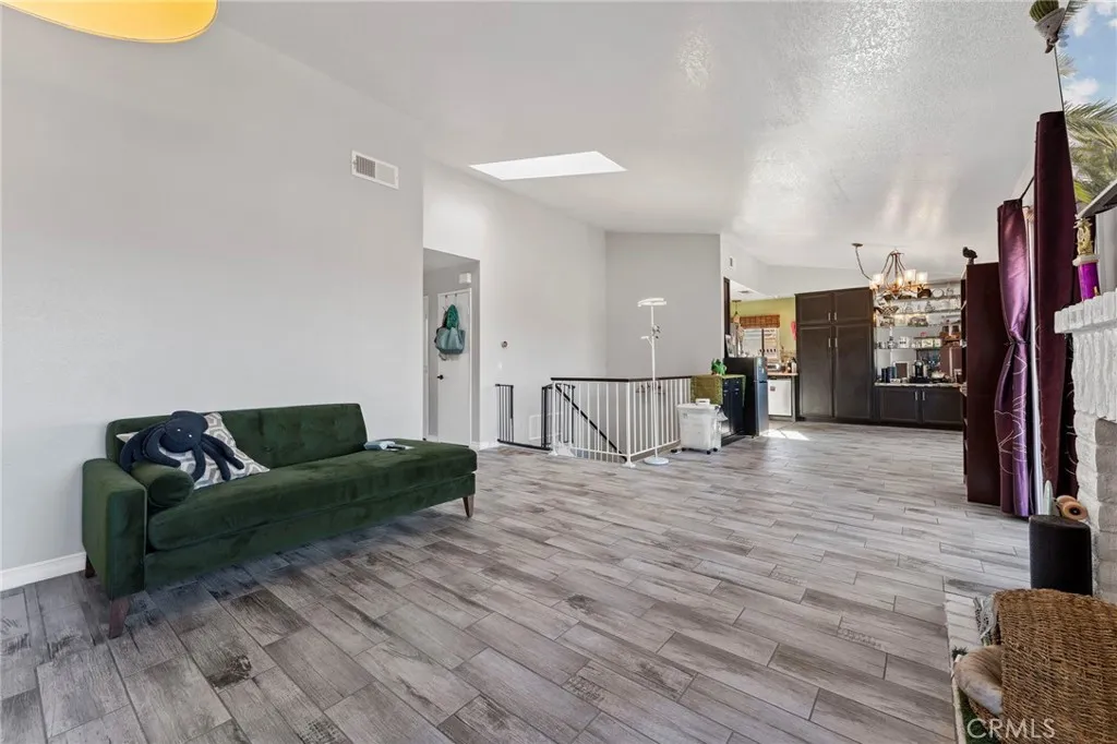 https://cdn.realtyfeed.com/cdn/127/306521920/366c25f59032cff284f32b9b90673540.webp