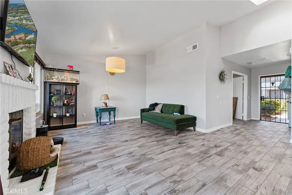 https://cdn.realtyfeed.com/cdn/127/306521920/91fae8e55d28799b79fc566d759239d7.webp