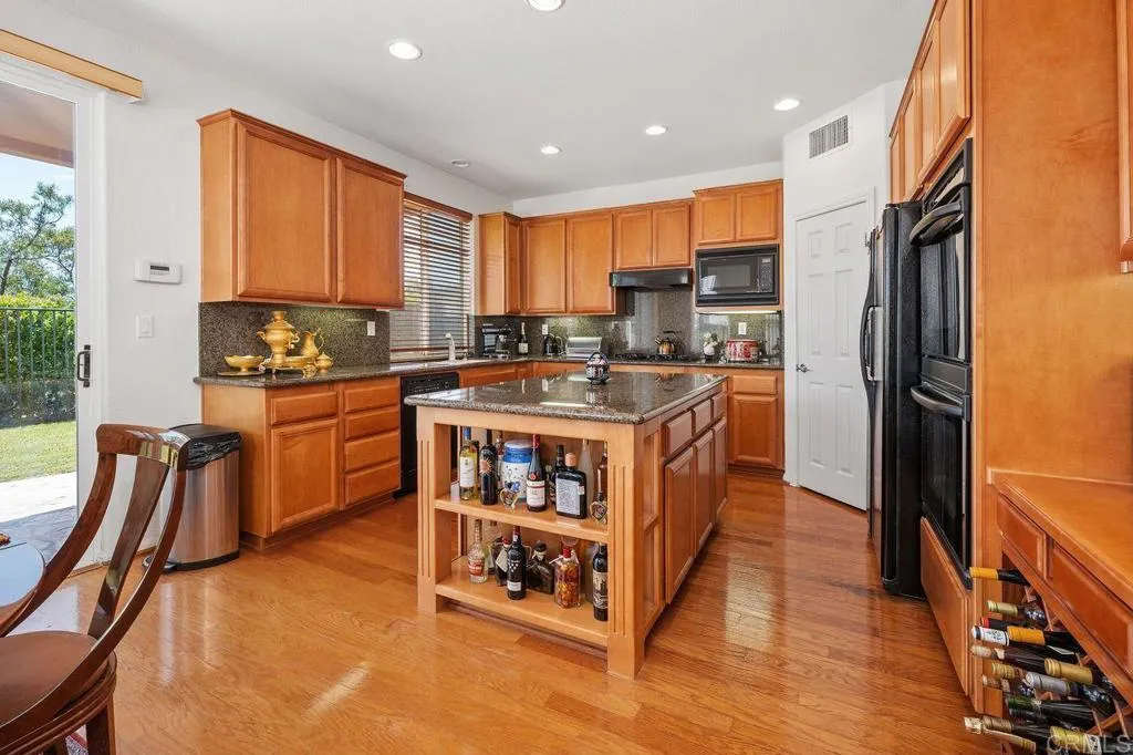https://cdn.realtyfeed.com/cdn/127/306521940/315fc91c86668e4aadf8e9d02844f9c7.webp