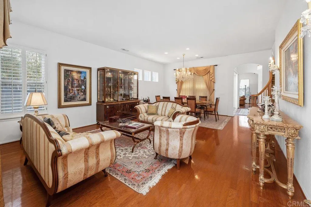 https://cdn.realtyfeed.com/cdn/127/306521940/8bed93c73b004e4ce0a16781098c593d.webp