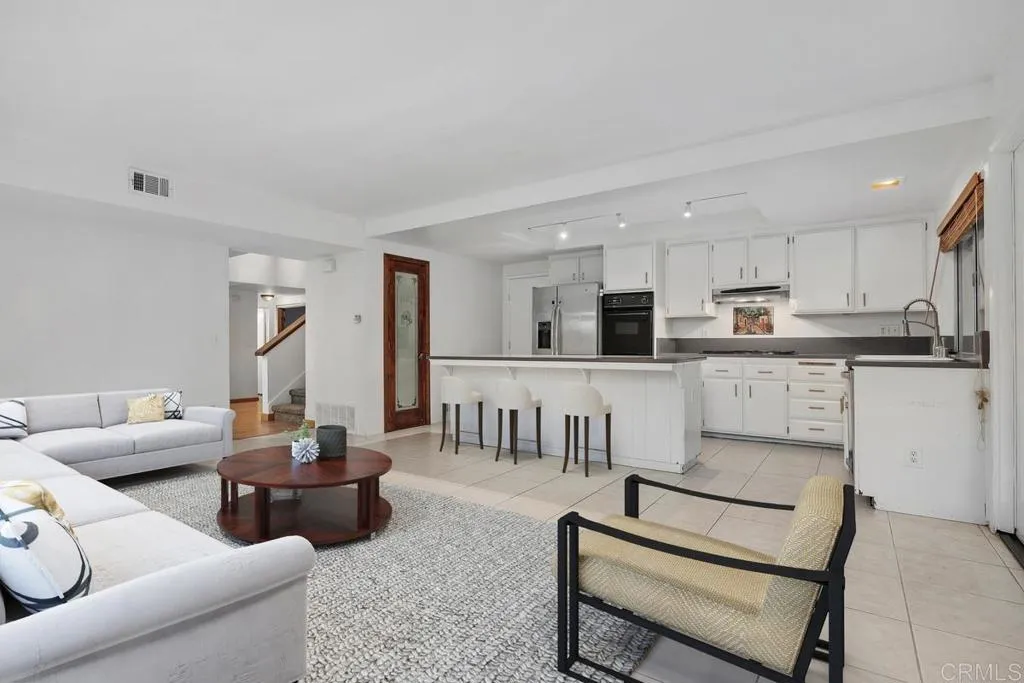 https://cdn.realtyfeed.com/cdn/127/306522058/266d00f0a3381ee8947fa5cc6286897f.webp
