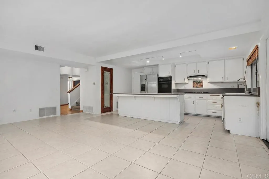 https://cdn.realtyfeed.com/cdn/127/306522058/29c8a56af5a80f1ae473fc5cb4d69f3c.webp