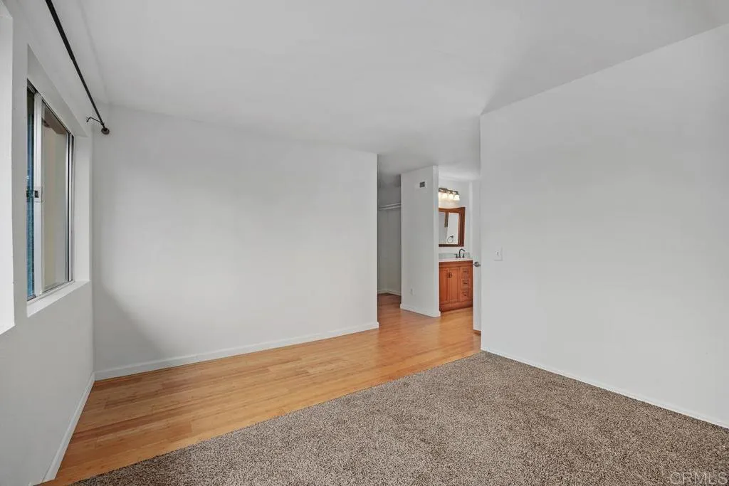 https://cdn.realtyfeed.com/cdn/127/306522058/8010d36f1010b269156fd745813a2c47.webp
