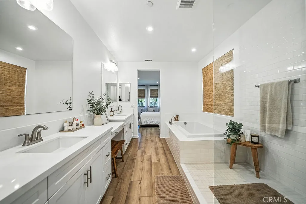 https://cdn.realtyfeed.com/cdn/127/306522067/29eac30a96af3cb23580f792c9669e8f.webp