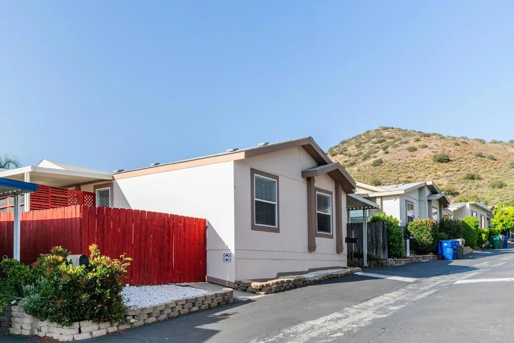 https://cdn.realtyfeed.com/cdn/127/306522094/1268fd6c0eeb9a4232aa5bb3ae50337d.webp